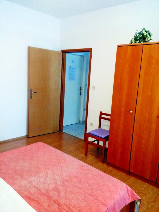 Apartments Eugen Pedisic Turanj Exterior photo