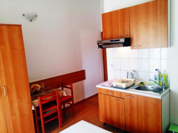 Apartments Eugen Pedisic Turanj Exterior photo